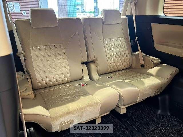 Toyota ALPHARD 2019-12 8484978-12