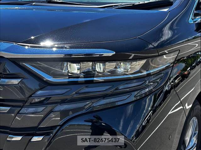 Toyota ALPHARD 2023-08 8484972-19