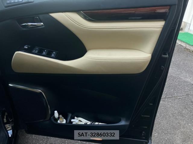 Toyota ALPHARD 2015-07 8523338-11