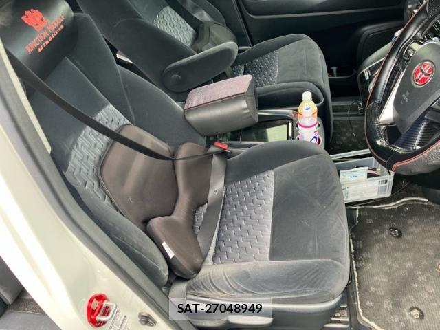 Toyota ALPHARD 2015-03 8523336-22