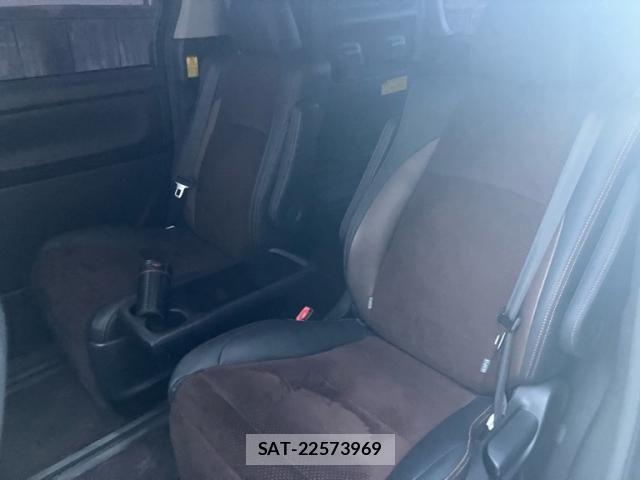 Toyota ALPHARD 2013-04 8523348-13