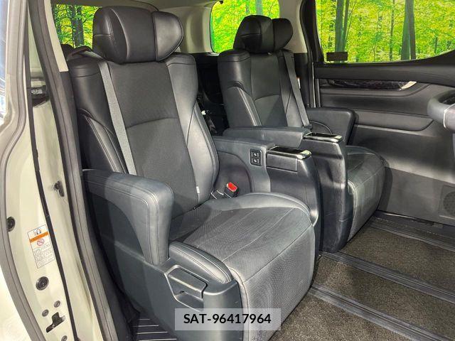 Toyota ALPHARD 2019-04 8523306-8