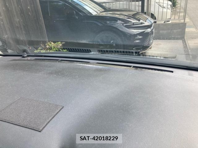 Toyota ALPHARD 2013-09 8523352-25