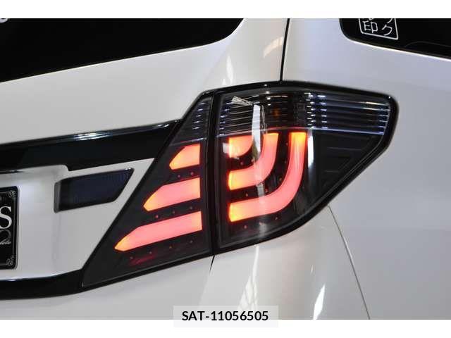 Toyota ALPHARD 2014-04 8561033-10