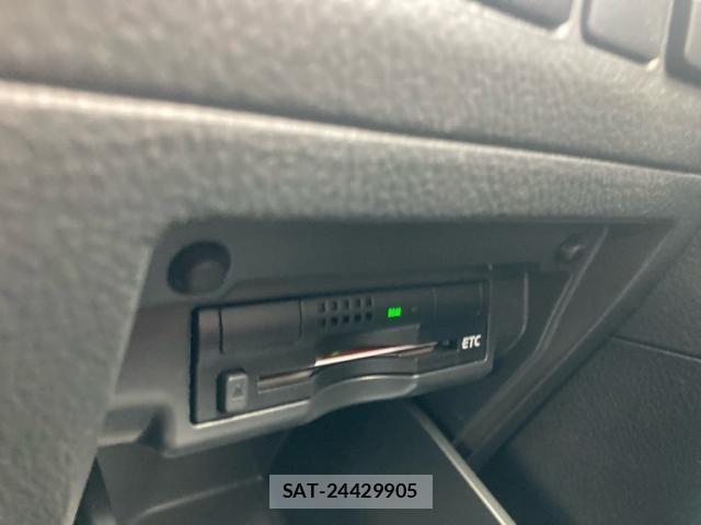 Toyota ALPHARD 2014-01 8561039-16