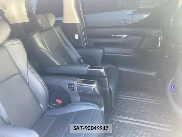 Toyota ALPHARD 2020-04 8561029-12