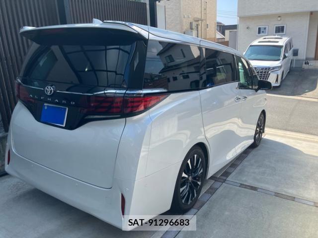Toyota ALPHARD 2023-10 8625610-2