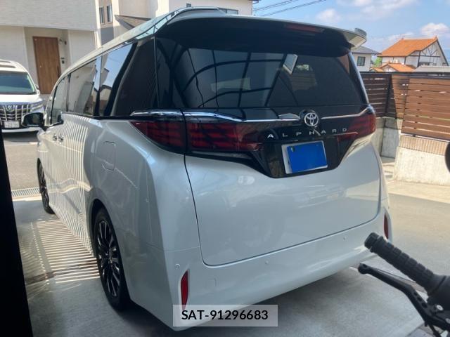 Toyota ALPHARD 2023-10 8625610-3