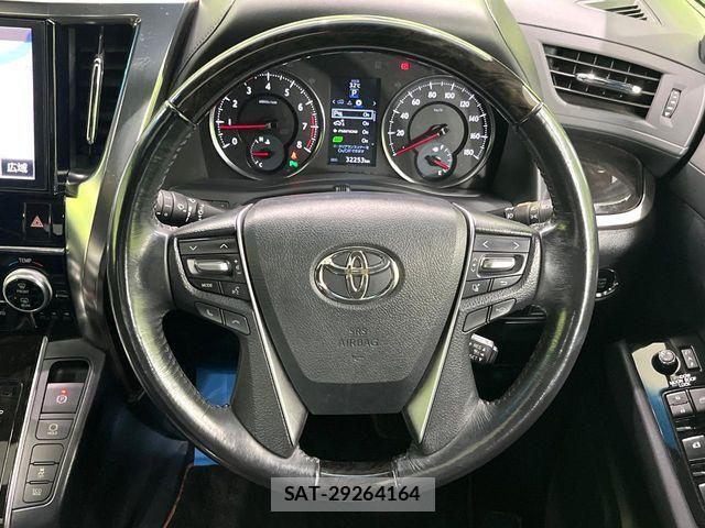 Toyota ALPHARD 2017-02 8625645-11