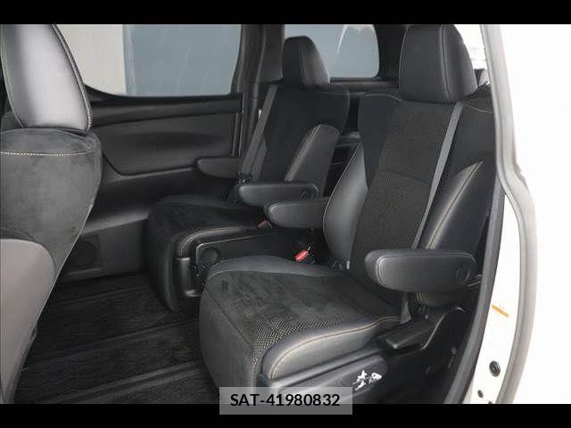 Toyota ALPHARD 2021-06 8625639-11