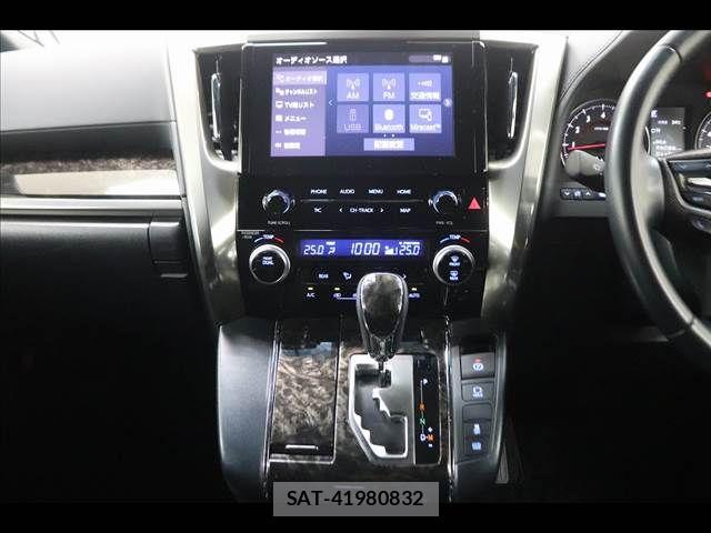 Toyota ALPHARD 2021-06 8625639-28
