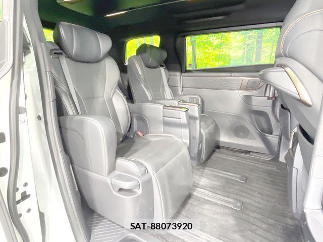 Toyota ALPHARD 2023-11 8625612-8