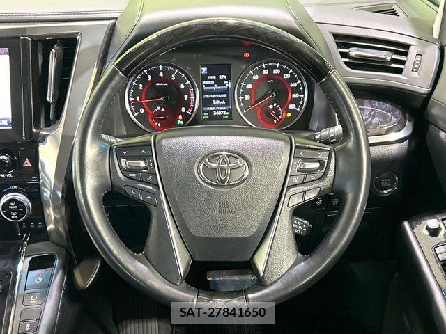 Toyota ALPHARD 2018-03 8625622-11