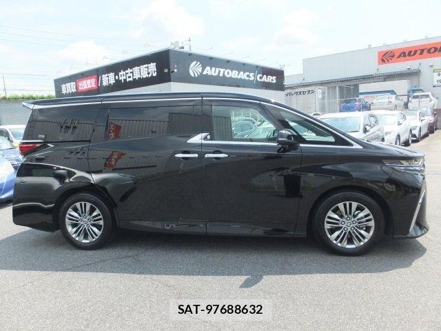 Toyota ALPHARD 2023-08 8625605-16