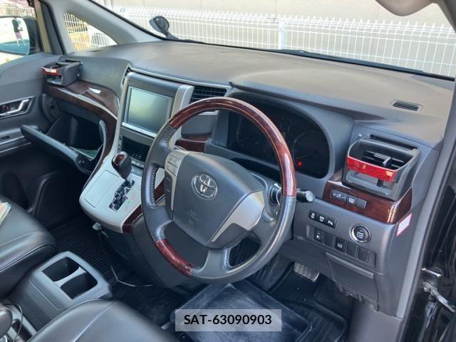 Toyota ALPHARD 2013-03 8625661-13