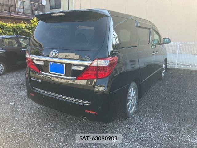 Toyota ALPHARD 2013-03 8625661-2