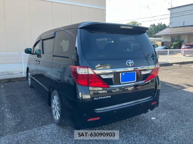 Toyota ALPHARD 2013-03 8625661-3