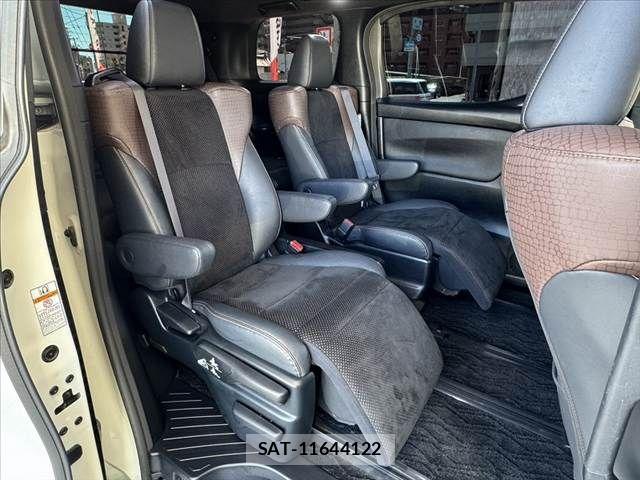 Toyota ALPHARD 2016-08 8625650-16