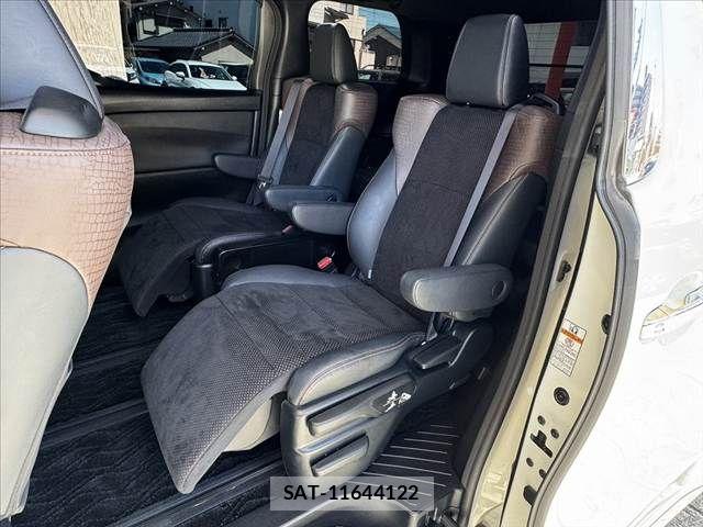 Toyota ALPHARD 2016-08 8625650-18