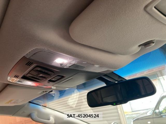 Toyota ALPHARD 2017-02 8657821-17