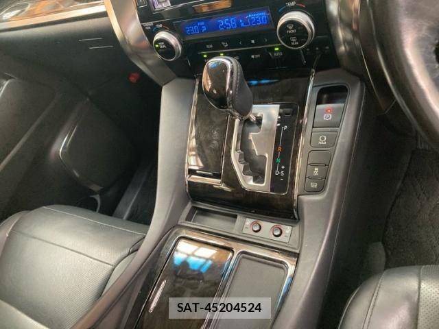 Toyota ALPHARD 2017-02 8657821-19