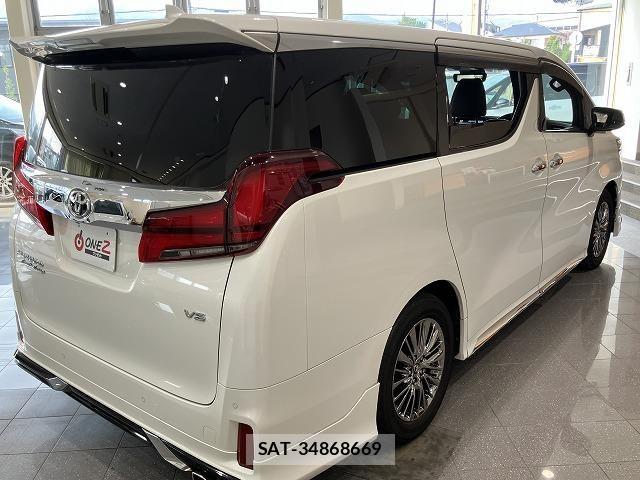 Toyota ALPHARD 2019-01 8657789-2