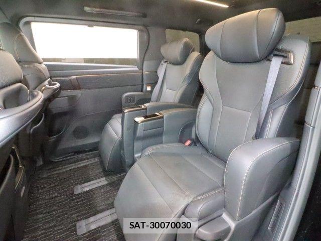 Toyota ALPHARD 2024-10 8657762-11