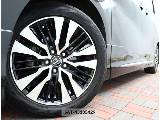 Toyota ALPHARD 2018-04 8657792-18