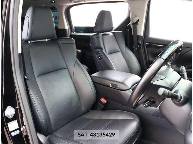 Toyota ALPHARD 2018-04 8657792-4