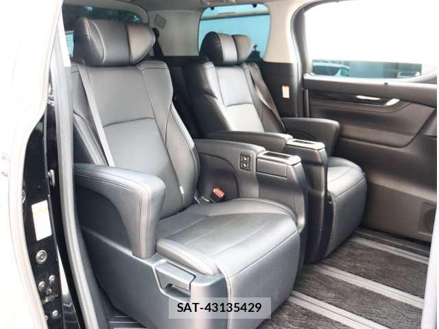 Toyota ALPHARD 2018-04 8657792-5