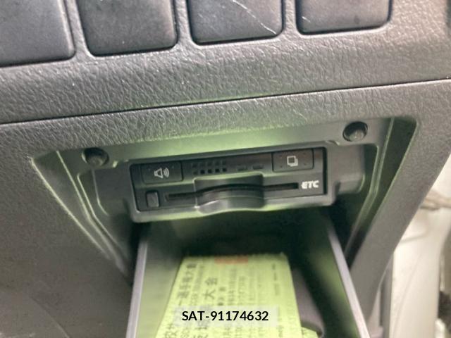 Toyota ALPHARD 2012-01 8657837-12
