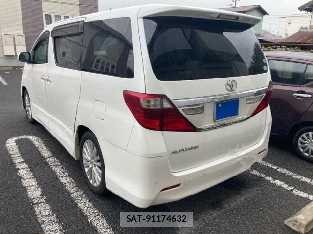 Toyota ALPHARD 2012-01 8657837-2
