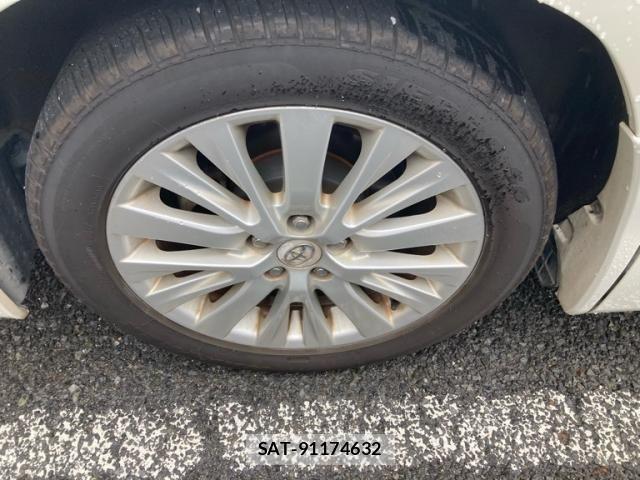 Toyota ALPHARD 2012-01 8657837-5
