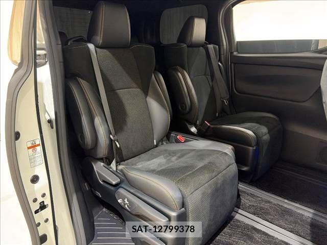 Toyota ALPHARD 2021-04 8665759-9
