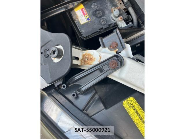 Toyota ALPHARD 2011-01 8657846-24