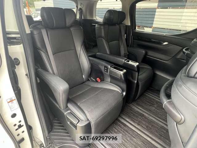 Toyota ALPHARD 2020-12 8740184-11