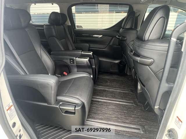 Toyota ALPHARD 2020-12 8740184-12