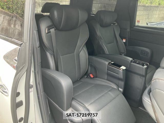 Toyota ALPHARD 2024-01 8740156-11
