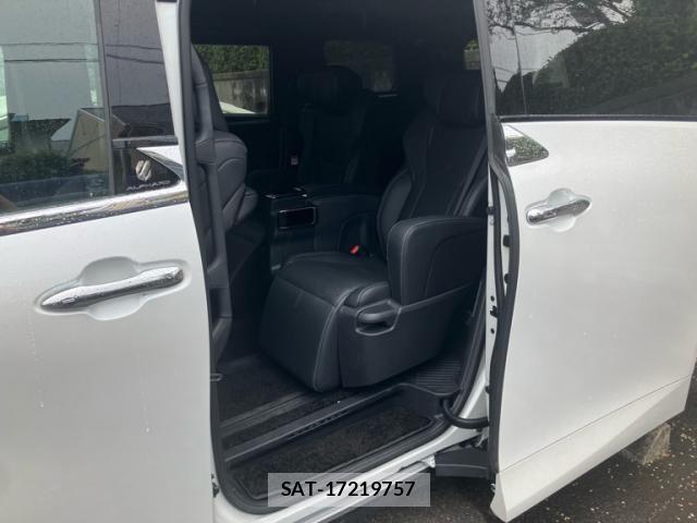 Toyota ALPHARD 2024-01 8740156-13