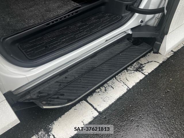 Toyota ALPHARD 2024-01 8740146-8