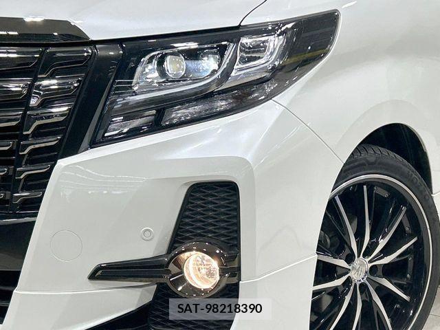 Toyota ALPHARD 2017-04 8740183-12