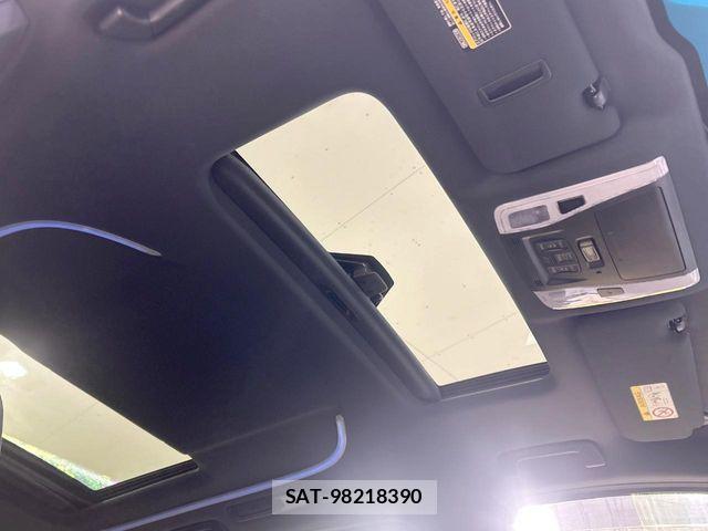 Toyota ALPHARD 2017-04 8740183-2