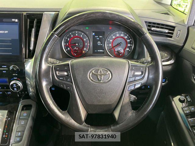 Toyota ALPHARD 2021-06 8740164-11