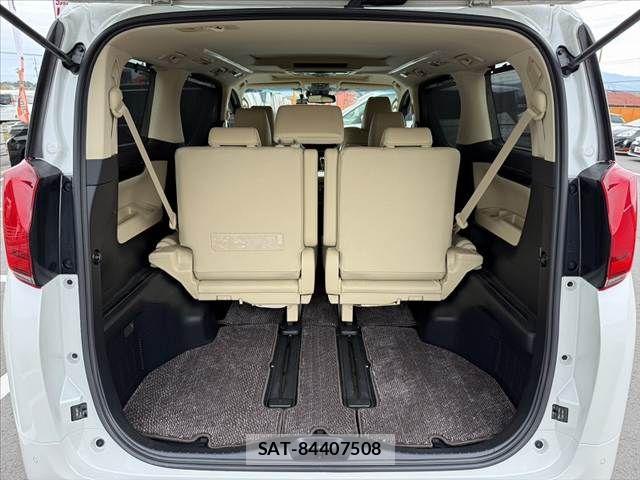 Toyota ALPHARD 2018-03 8779362-21