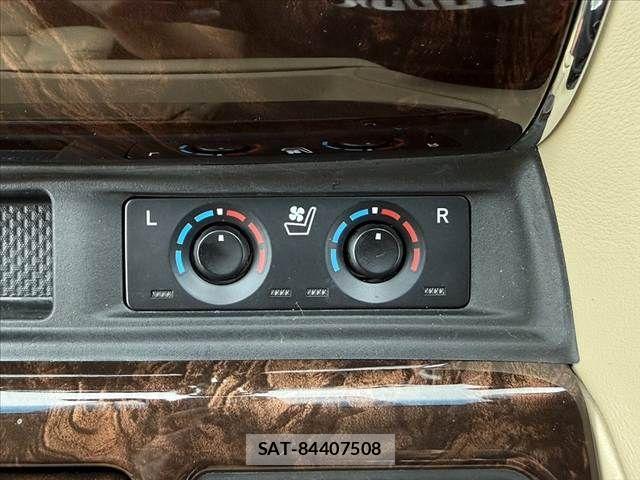 Toyota ALPHARD 2018-03 8779362-28