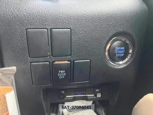 Toyota ALPHARD 2017-08 8779374-12