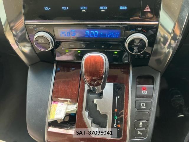 Toyota ALPHARD 2017-08 8779374-14