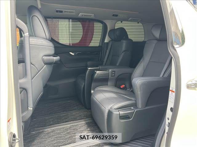 Toyota ALPHARD 2021-03 8779365-8
