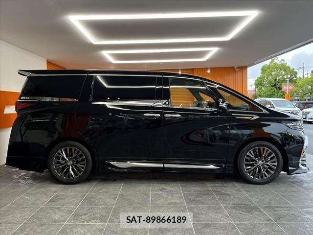 Toyota ALPHARD 2026-04 8779211-11
