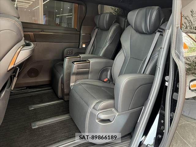 Toyota ALPHARD 2026-04 8779211-19